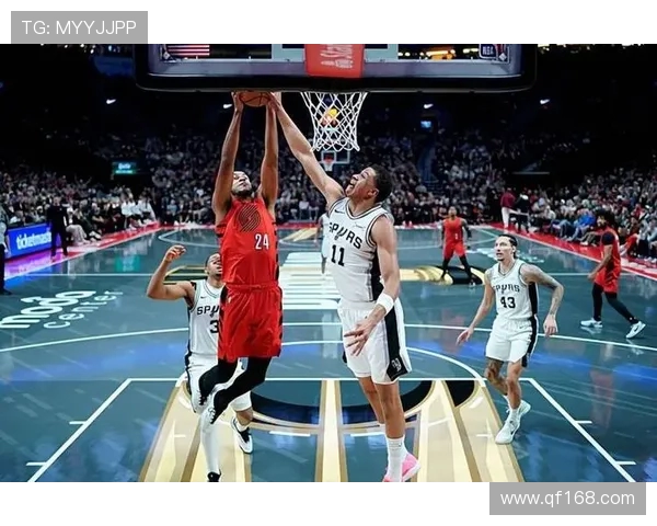 克里斯29分钟高效爆发18投11中轰36分7板4助4断统治赛场 克里斯29分钟高效爆发18投11中轰36分7板4助4断统治赛场